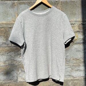Alo Yoga Double Take Crew Sweatshirt Men Size L short Sleeve Pullover gray gym